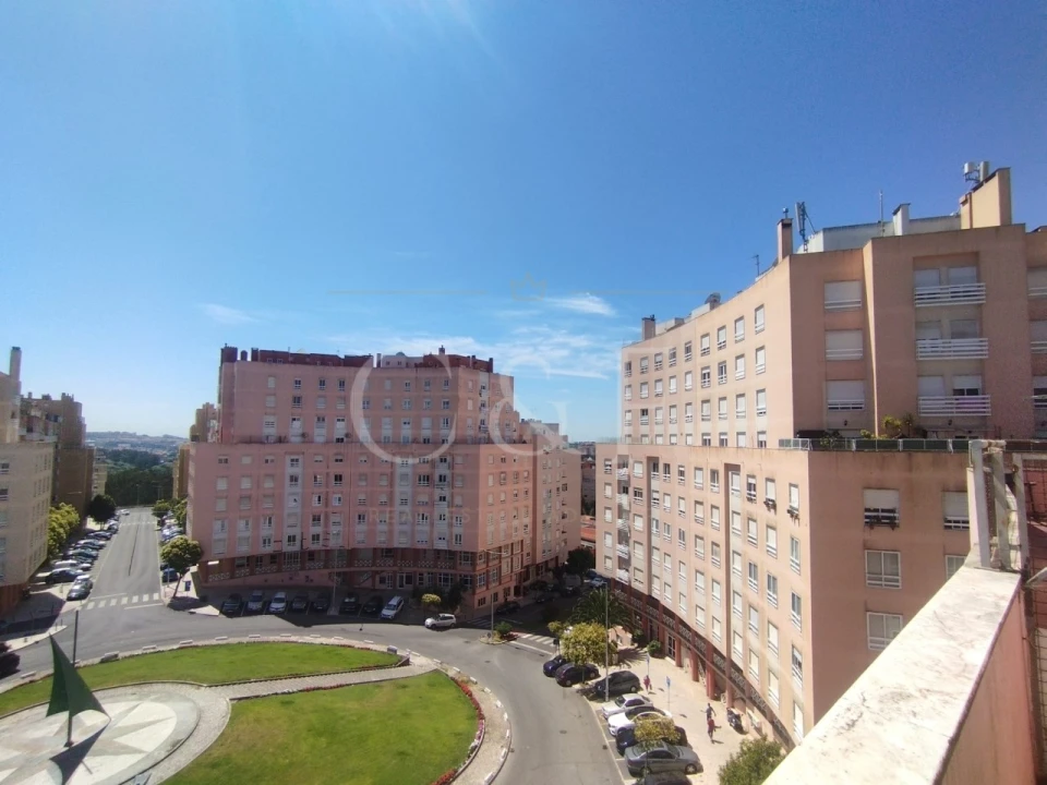 Apartamento T2 para Venda em Rio de Mouro Foto 36
