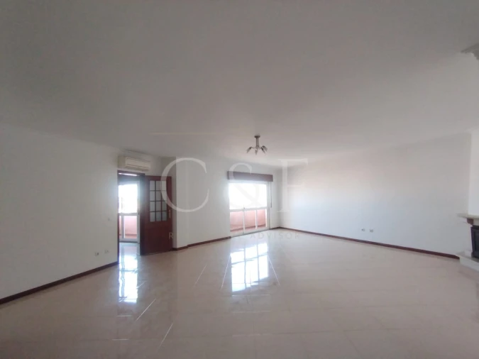 Apartamento T2 para Venda em Rio de Mouro Foto 13