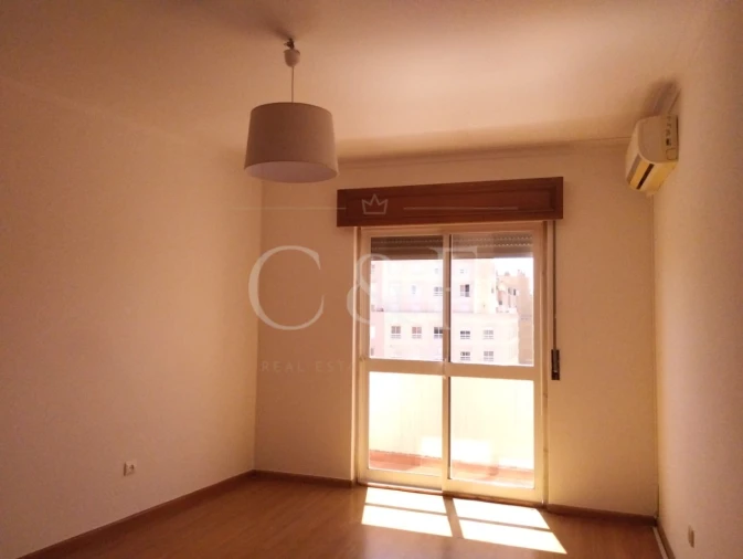 Apartamento T2 para Venda em Rio de Mouro Foto 22