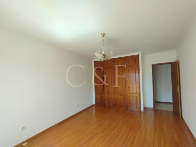 Apartamento T2 para Venda em Rio de Mouro Foto 28