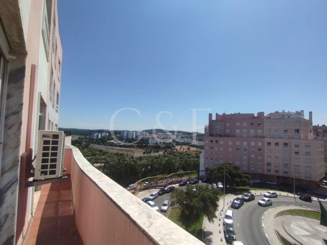 Apartamento T2 para Venda em Rio de Mouro Foto 37