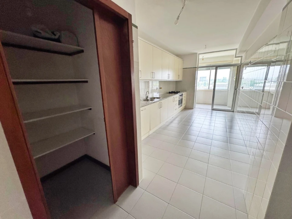 Apartamento T3 para Venda em Cidade da Maia Foto 10