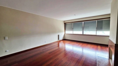 Apartamento T3 para Venda em Cidade da Maia