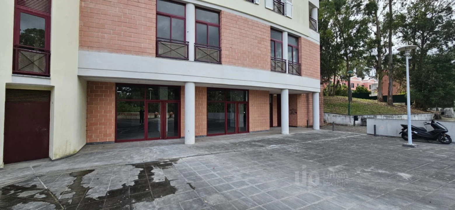 Loja para Arrendamento em Barcarena Foto 1