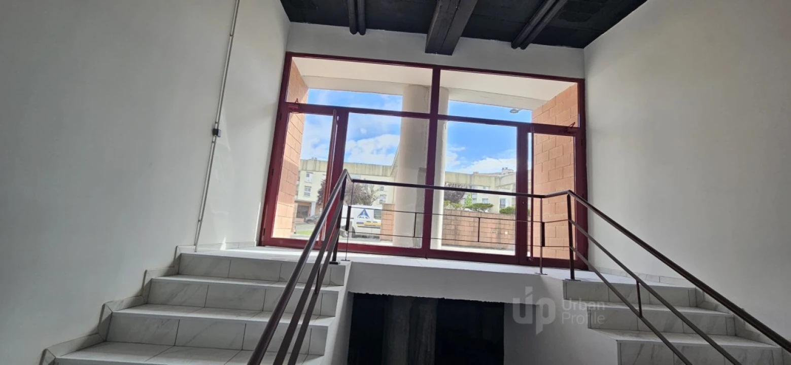 Loja para Arrendamento em Barcarena Foto 16