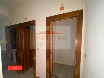 Loja para Venda em Santa Maria de Lamas