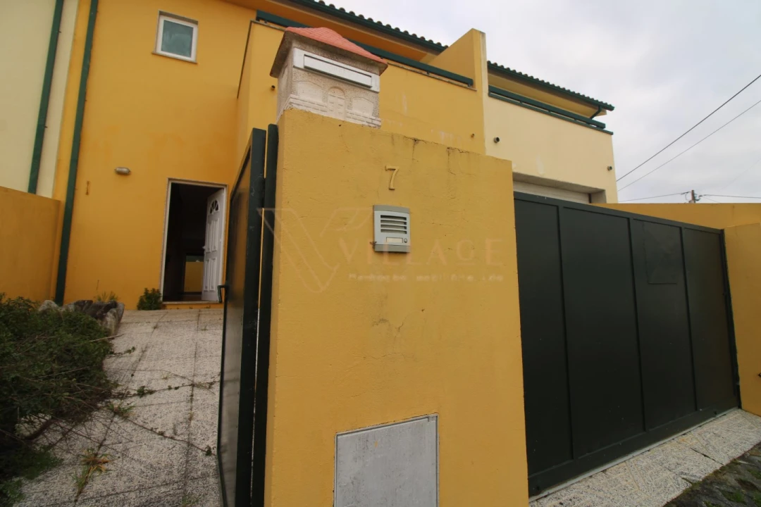 Moradia T3 para Venda em Vila Praia de Ancora Foto 2