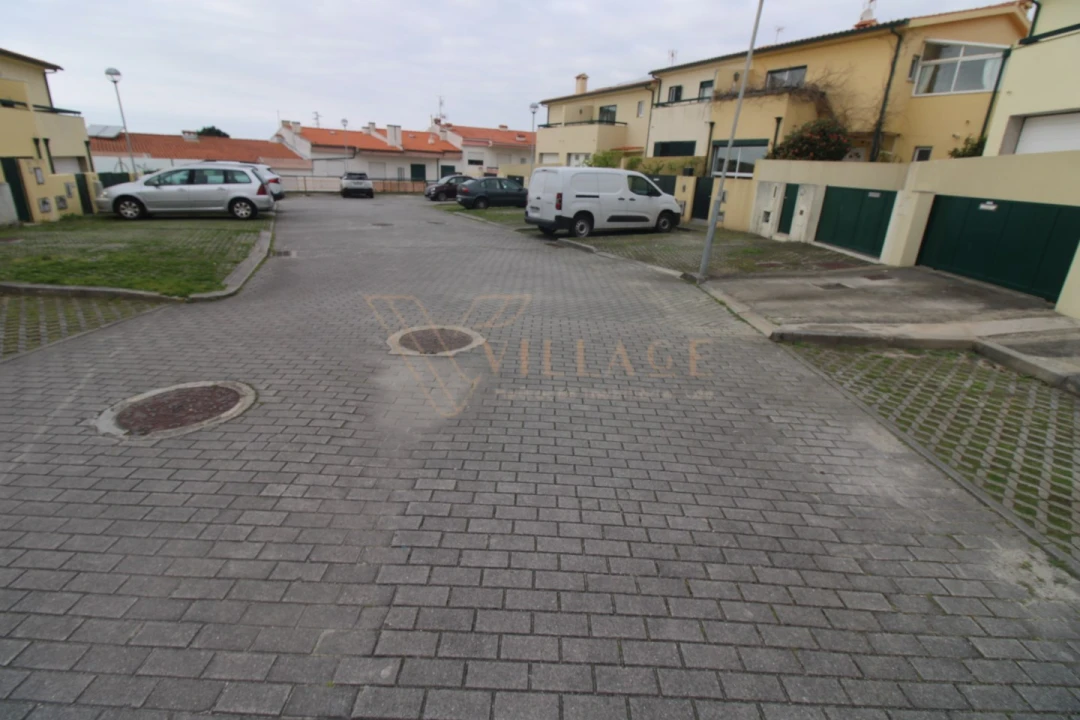 Moradia T3 para Venda em Vila Praia de Ancora Foto 4