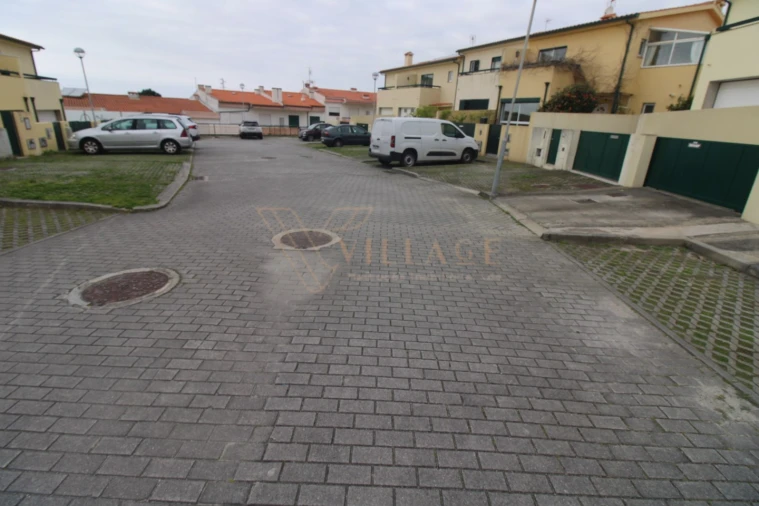 Moradia T3 para Venda em Vila Praia de Ancora Foto 4