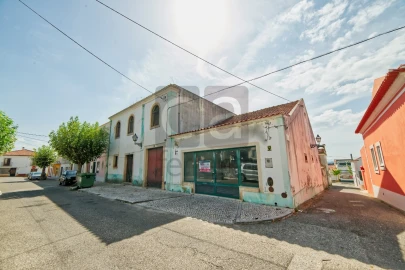 Loja para Venda em Chamusca e Pinheiro Grande