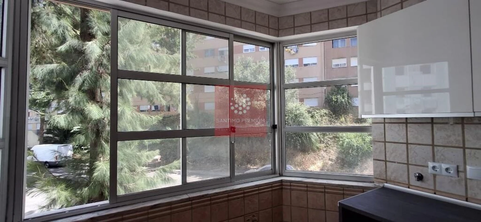 Apartamento T2 para Venda em Algueirão-Mem Martins Foto 2