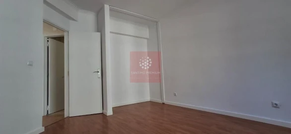 Apartamento T2 para Venda em Algueirão-Mem Martins
