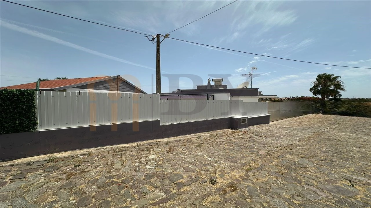 Moradia T2 para Venda em Azinhal Foto 2