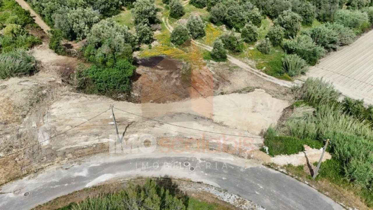 Terreno para Venda em Romeira e Várzea Foto 17