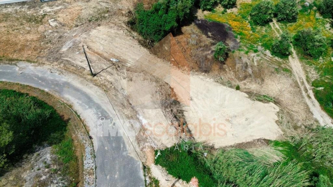 Terreno para Venda em Romeira e Várzea Foto 1