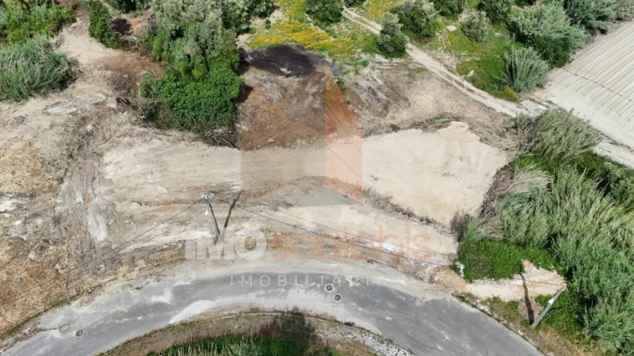 Terreno para Venda em Romeira e Várzea Foto 16