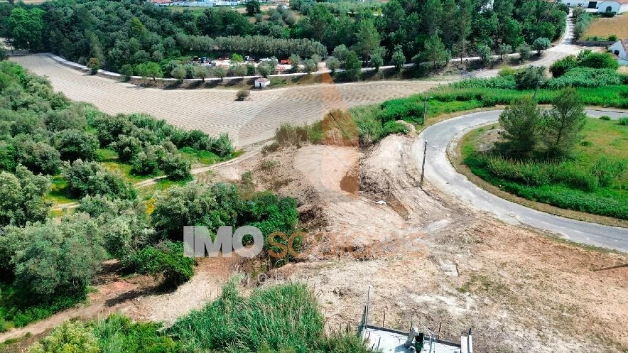 Terreno para Venda em Romeira e Várzea Foto 5