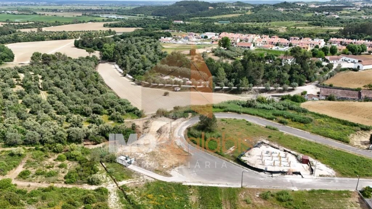 Terreno para Venda em Romeira e Várzea Foto 8
