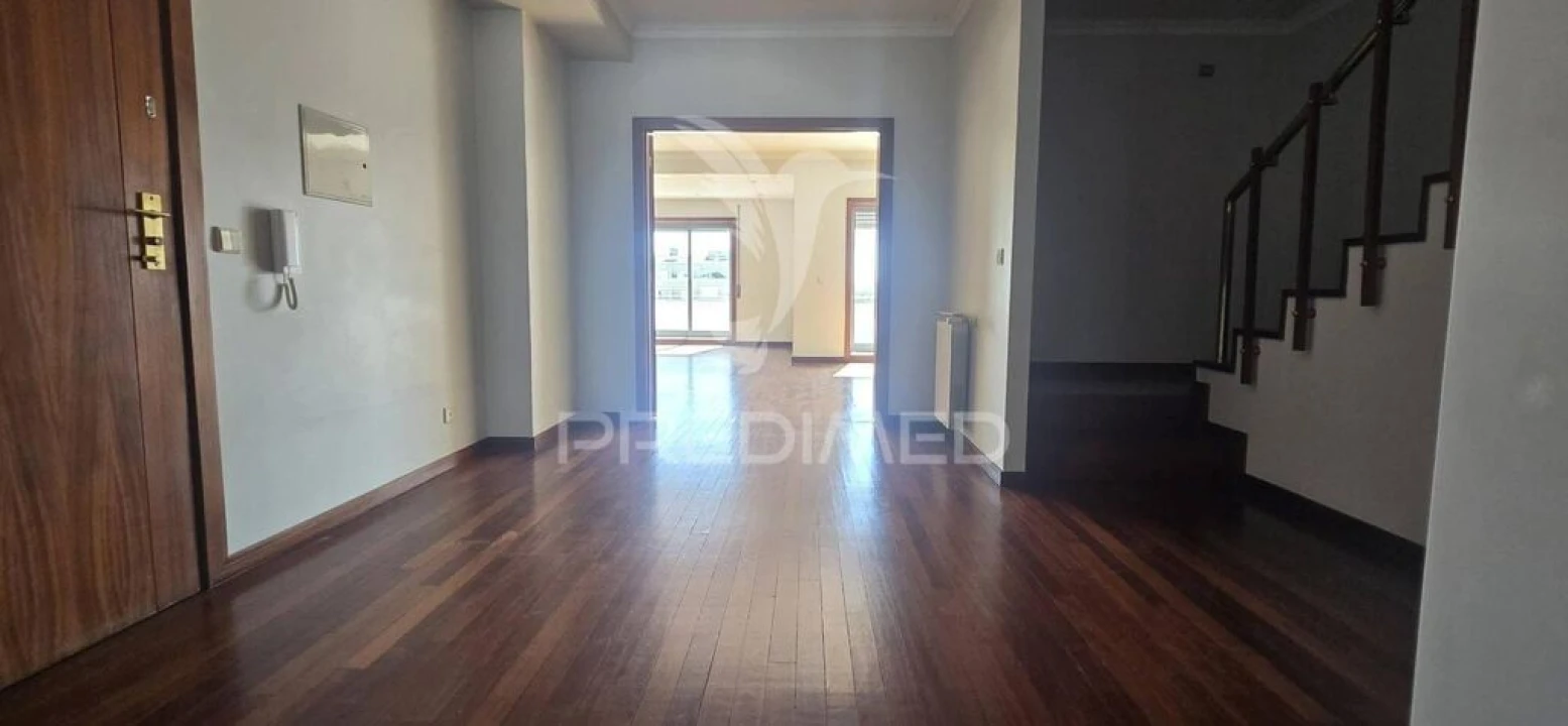 Apartamento T5 para Venda em São Vitor (Braga) Foto 8