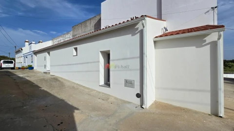 Moradia T1 para Venda em Nossa Senhora da Vila, Nossa Senhora do Bispo e Silveiras