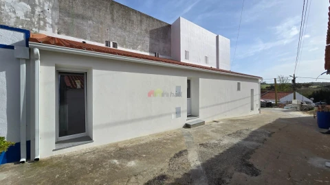Moradia T1 para Venda em Nossa Senhora da Vila, Nossa Senhora do Bispo e Silveiras
