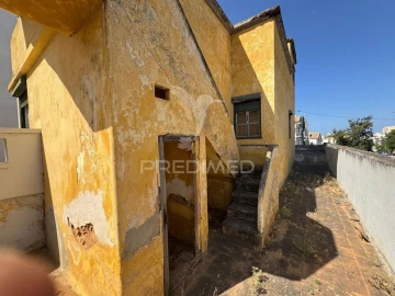 Moradia T5 para Venda em Faro (Sé e São Pedro)