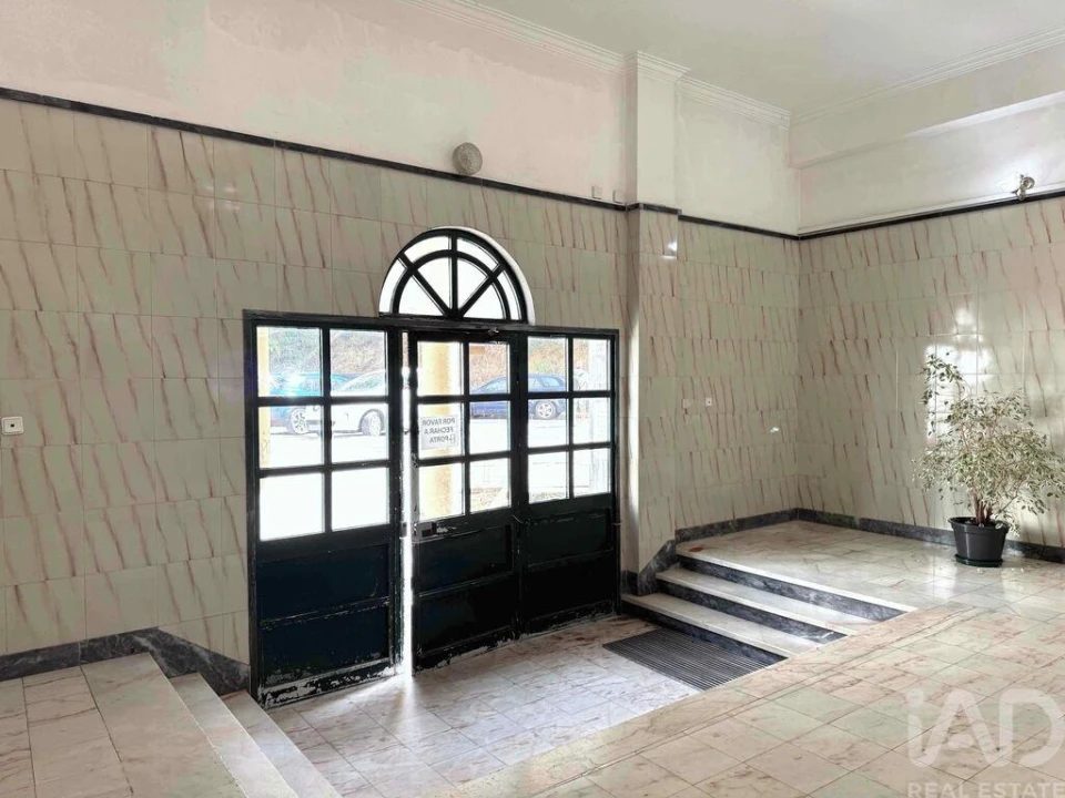 Apartamento T3 para Venda em Algueirão-Mem Martins Foto 19