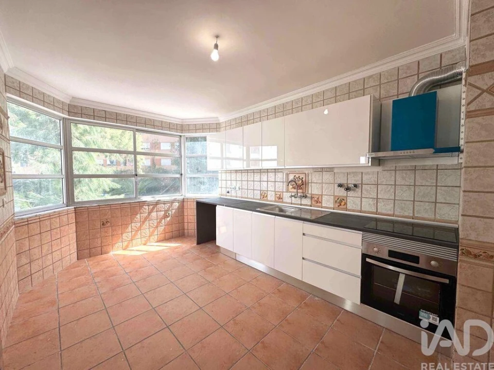 Apartamento T3 para Venda em Algueirão-Mem Martins Foto 1