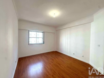 Apartamento T3 para Venda em Algueirão-Mem Martins