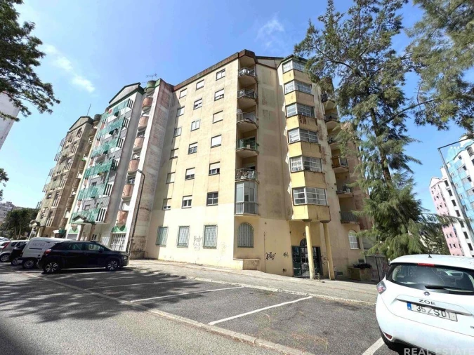Apartamento T3 para Venda em Algueirão-Mem Martins Foto 22