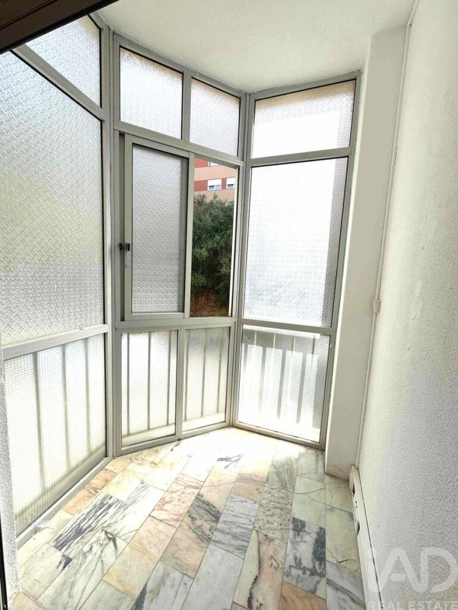 Apartamento T3 para Venda em Algueirão-Mem Martins Foto 18