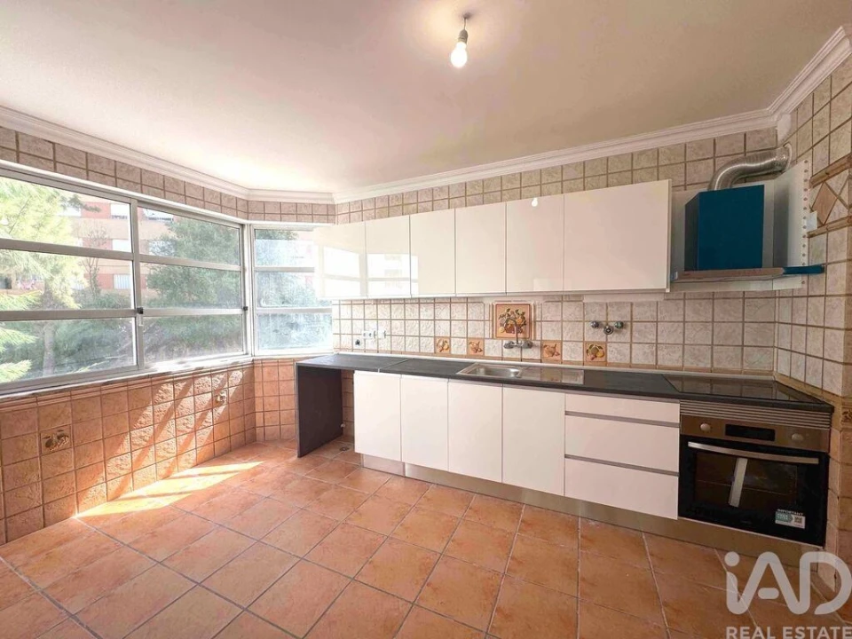Apartamento T3 para Venda em Algueirão-Mem Martins Foto 2