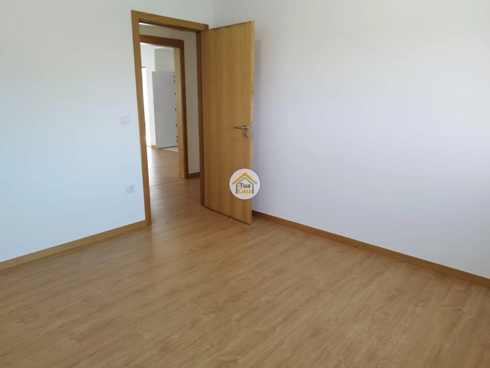 Apartamento T2 para Arrendamento em Viatodos, Grimancelos, Minhotães, Monte Fralães Foto 9