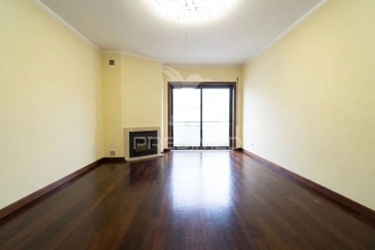 Apartamento T2 para Venda em Valongo Foto 3