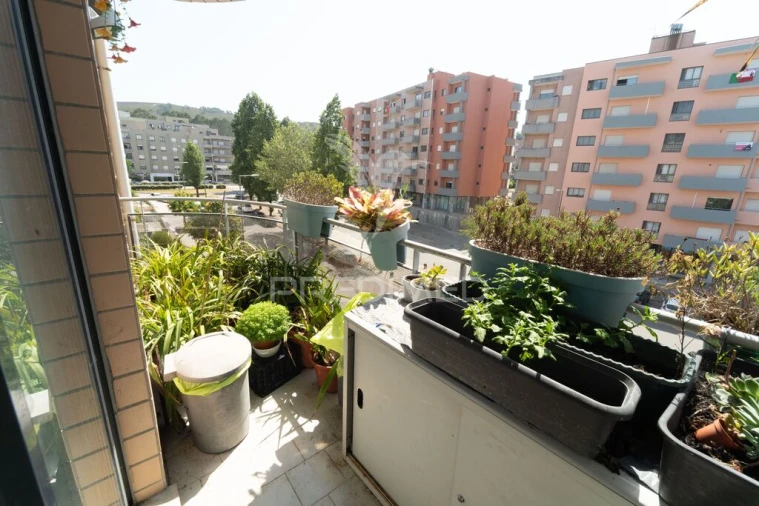 Apartamento T2 para Venda em Valongo Foto 6