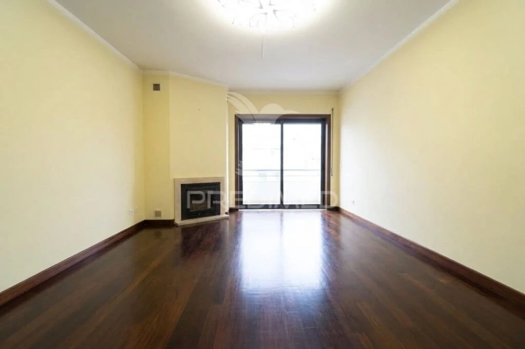 Apartamento T2 para Venda em Valongo Foto 3