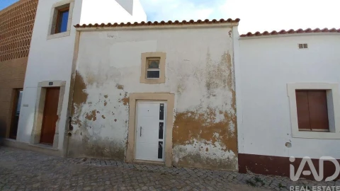 Moradia T1 para Venda em Loule (São Sebastião)