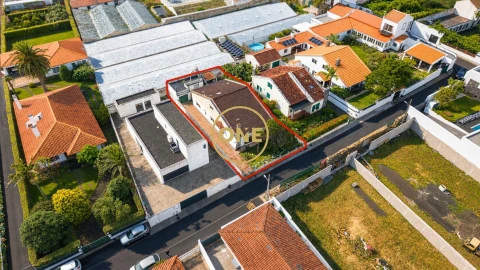Moradia T3 para Venda em Rosto do Cão (São Roque)