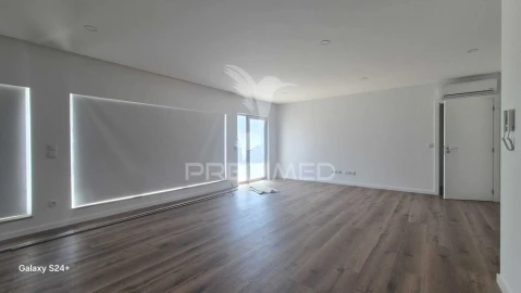 Apartamento T3 para Venda em Cabanelas