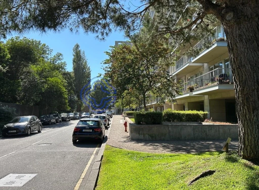 Apartamento T4 para Venda em Santa Marinha e São Pedro da Afurada Foto 1