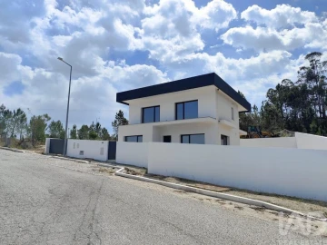 Moradia T3 para Venda em Chão de Couce