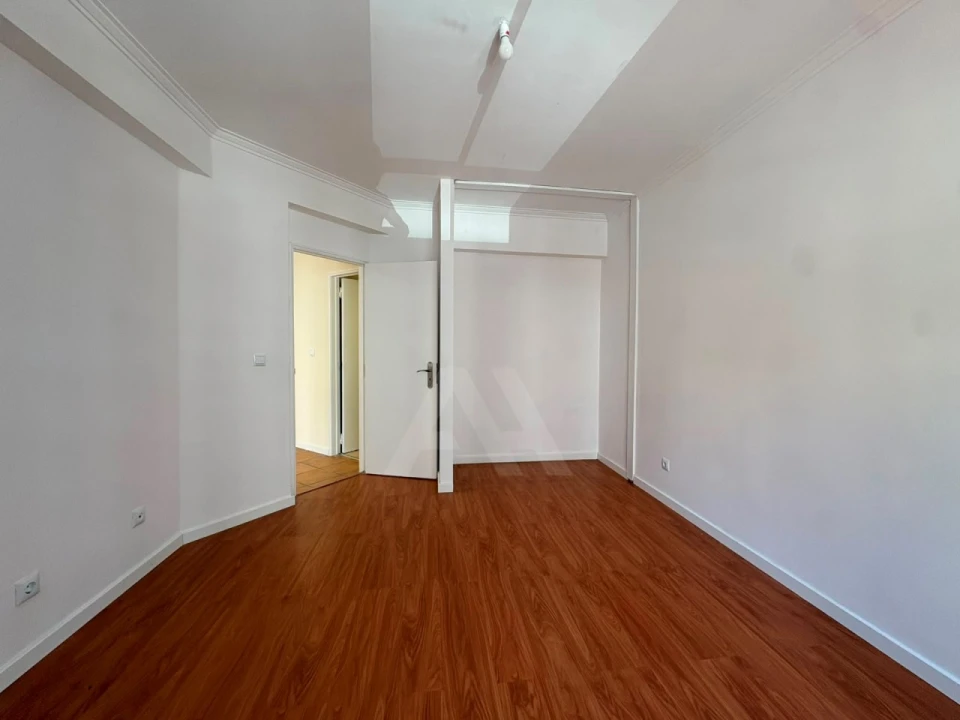 Apartamento T2 para Venda em Algueirão-Mem Martins Foto 12