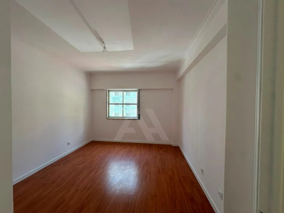 Apartamento T2 para Venda em Algueirão-Mem Martins Foto 13