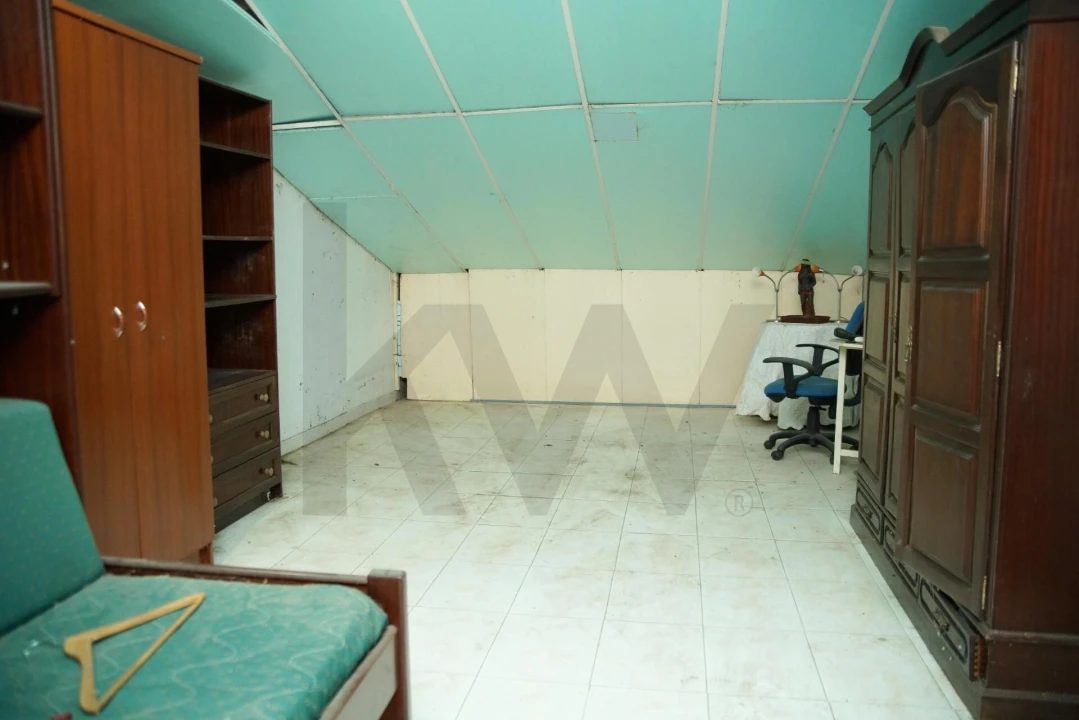Moradia T5 para Venda em Alagoa Foto 23