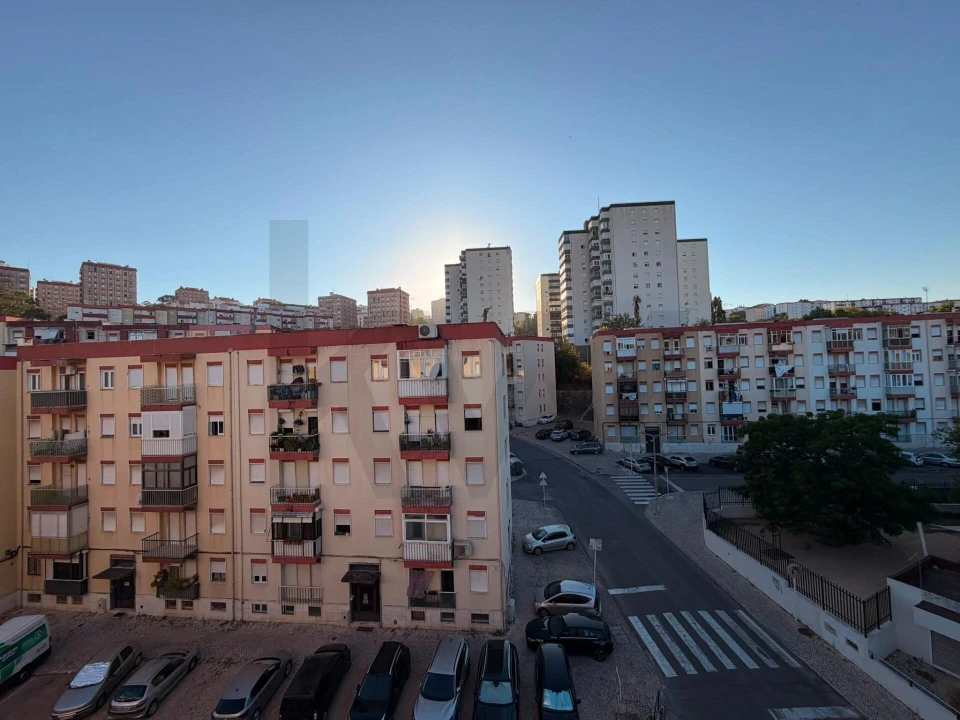 Apartamento T3 para Arrendamento em Santo António dos Cavaleiros e Frielas Foto 14