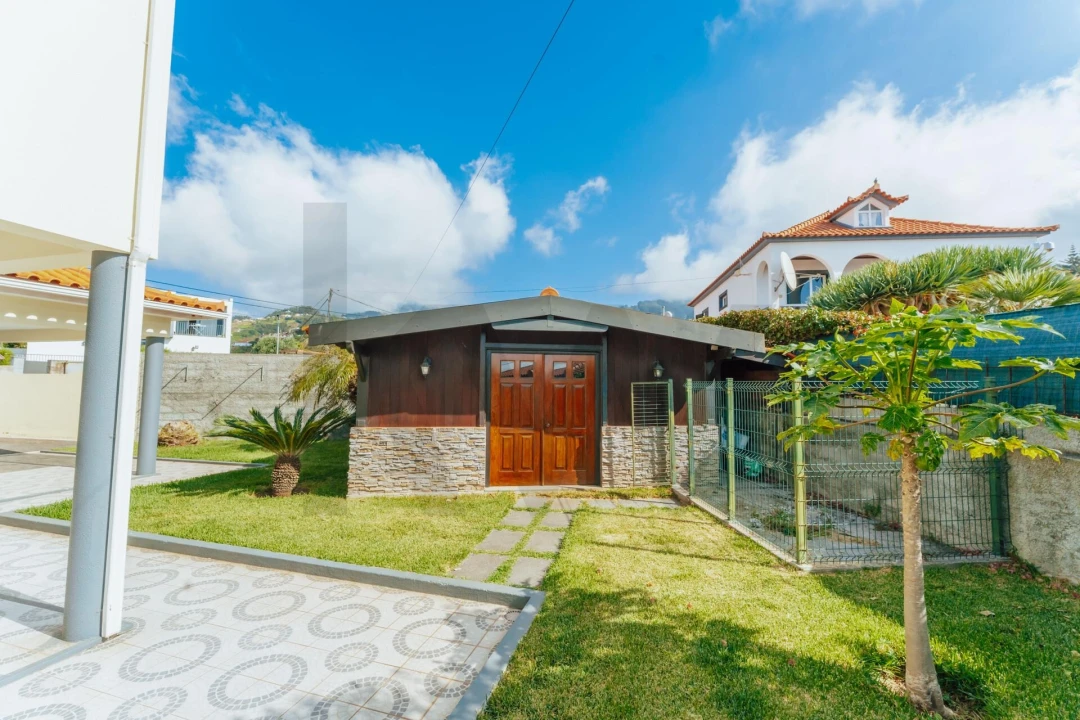Moradia T3 para Venda em Santo Antonio Foto 3