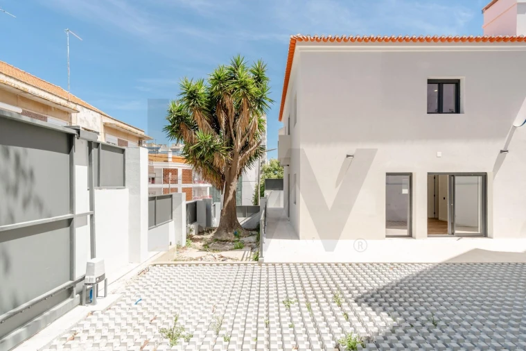 Moradia T3 para Venda em Almada, Cova da Piedade, Pragal e Cacilhas Foto 3