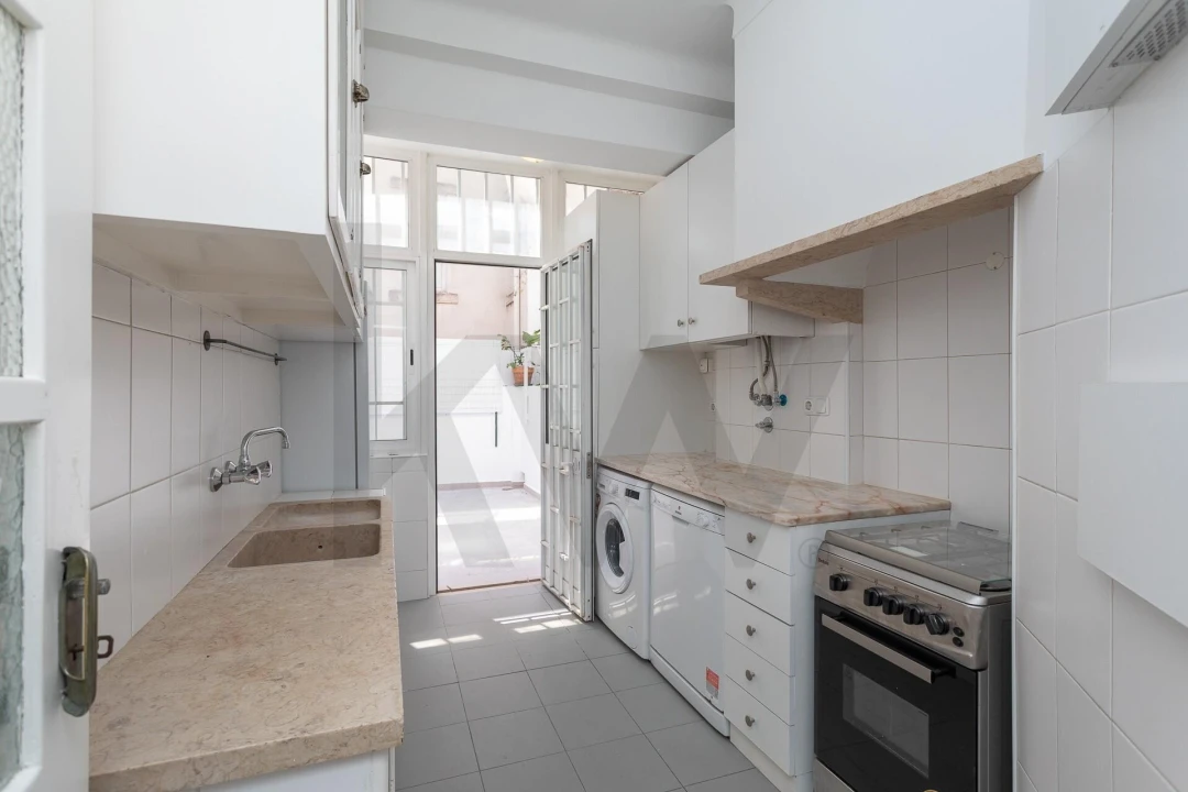 Apartamento T1 para Arrendamento em Avenidas Novas Foto 27