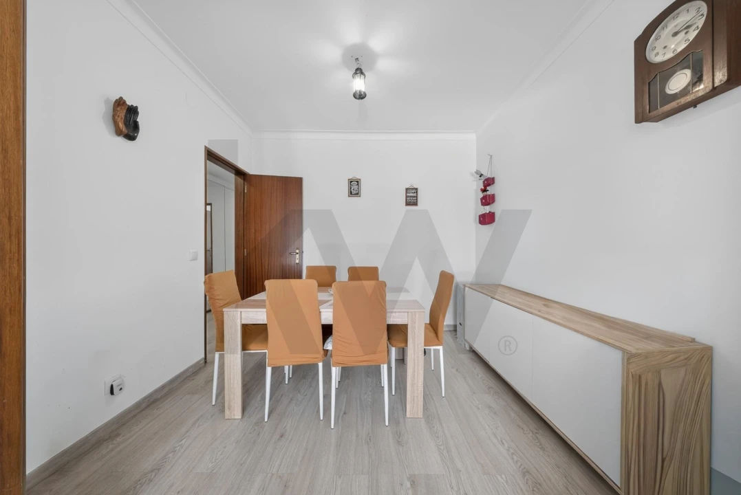 Apartamento T2 para Venda em Amora Foto 3