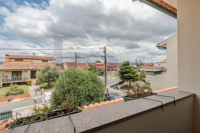 Moradia T4 para Venda em Oliveira do Bairro